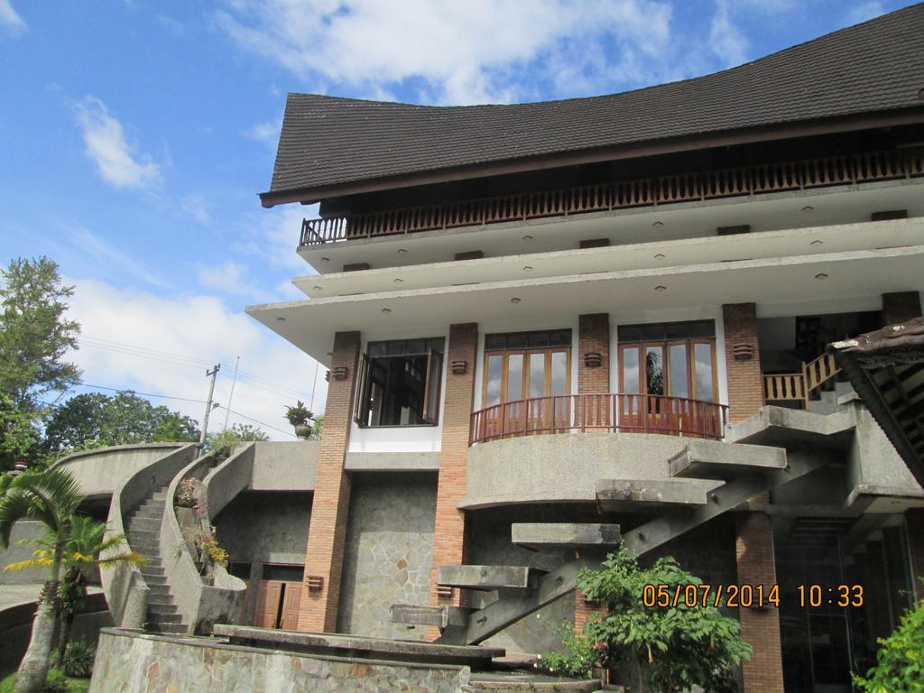 Sapadia Hotel And Cottage Parapat Exterior foto
