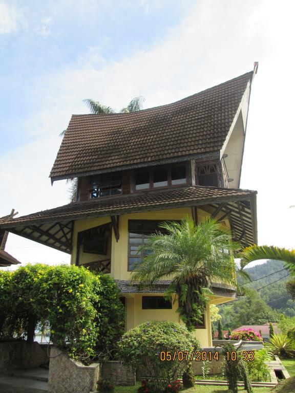 Sapadia Hotel And Cottage Parapat Quarto foto